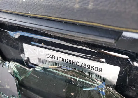 2017 Jeep Grand Cherokee Laredo 4X4 z USA, uszkodzony, nr VIN 1C4RJFAG9HC739509